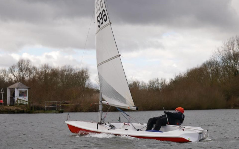 Emberton Park Sailing Club – Friendly Sailing All Year Round